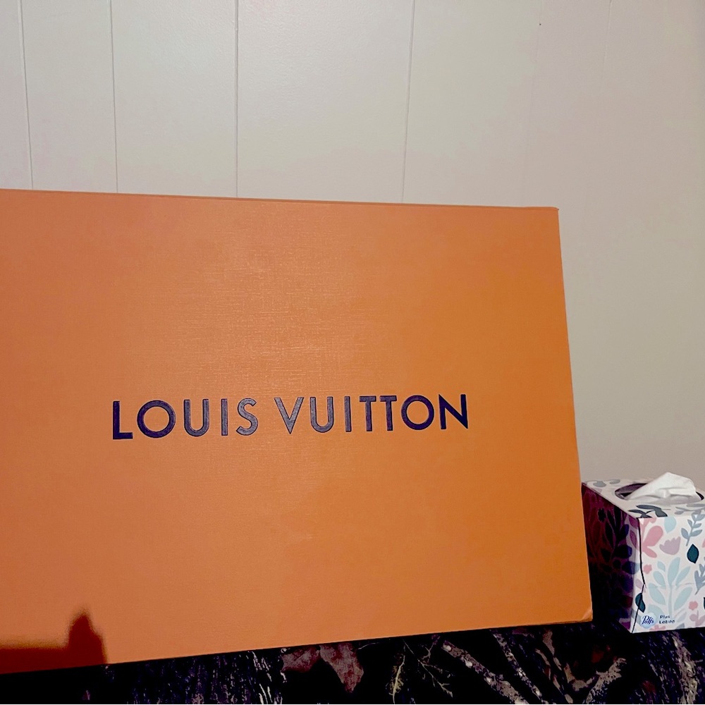 Louis Vuitton luggage box with magnetic strip. BOX ONLY!!.
